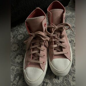 Pink converse women’s size 7